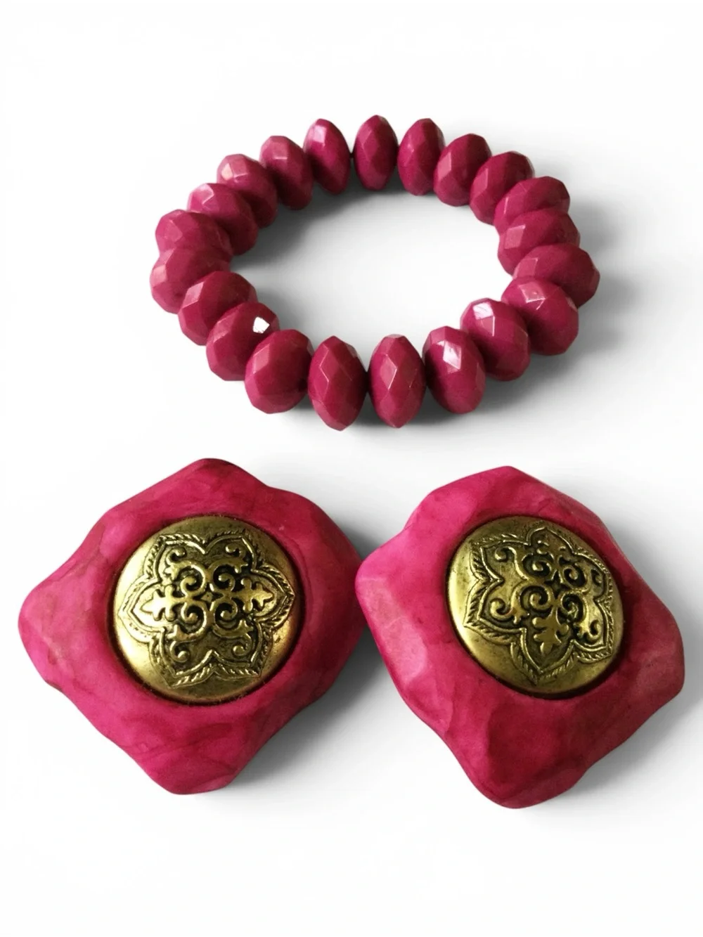 Vtg Magenta Acrylic Faceted Stretch Bracelet + Ornate Gold‑Tone Clip‑On Earrings - Picture 1 of 10
